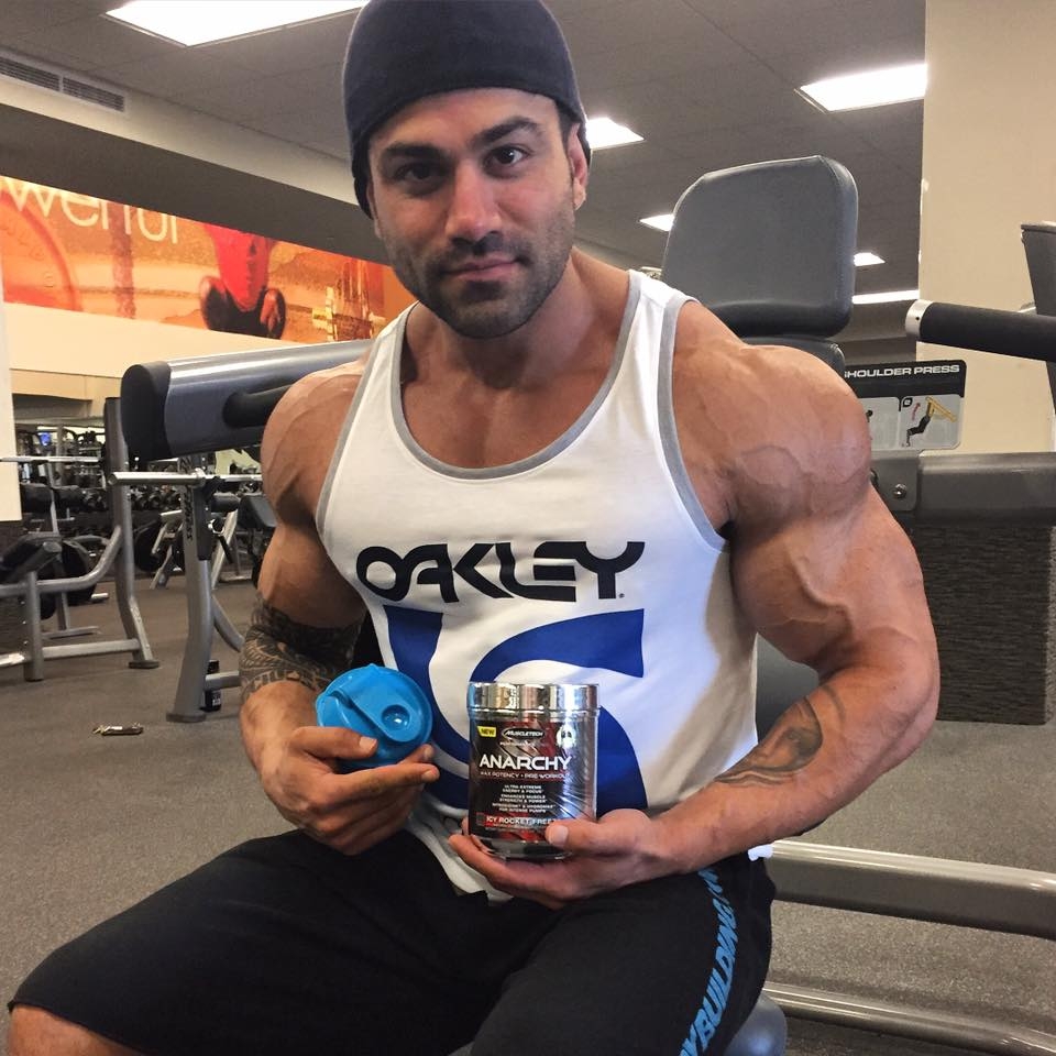 Эй Джей Шукори