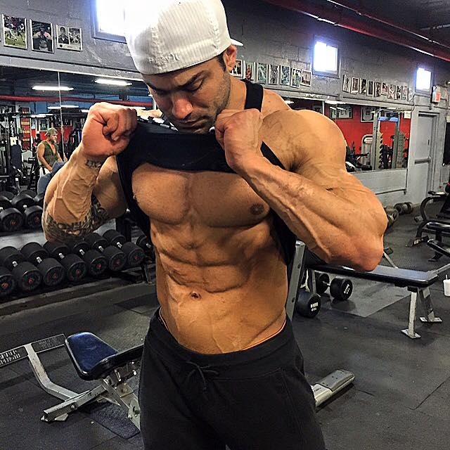 Эй Джей Шукори