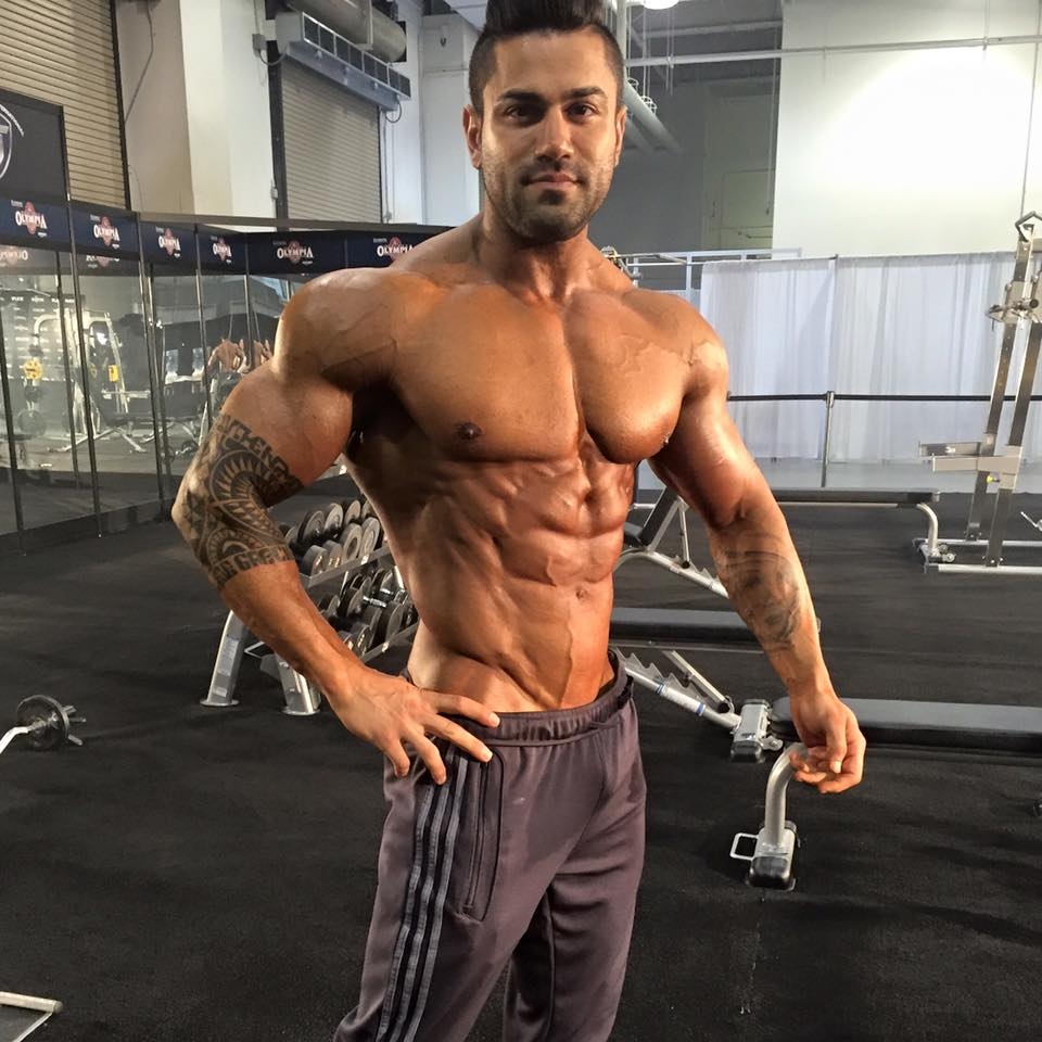 Эй Джей Шукори