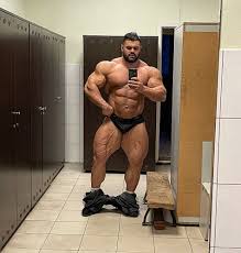 Влад Сухоручко