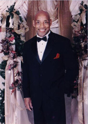 Эрл Мэйнард