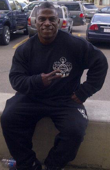 Леон Истман