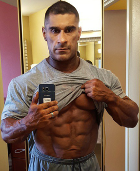 Питер Чикконе