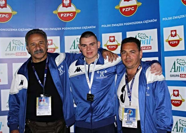 Израильский тяжелоатлет привез серебро из Европы