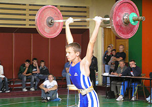 Молодой тяжелоатлет установил новый рекорд в Славутиче
