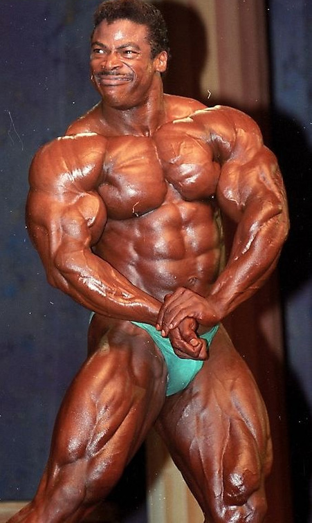 Аарон Бейкер