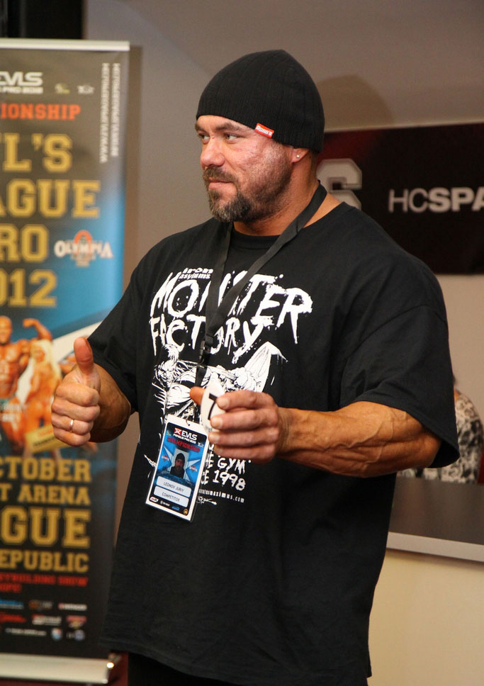 Юрий Леонов