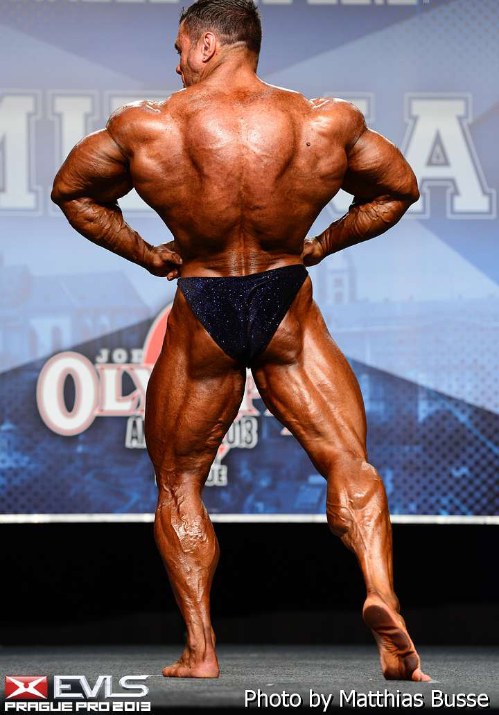 Юрий Леонов